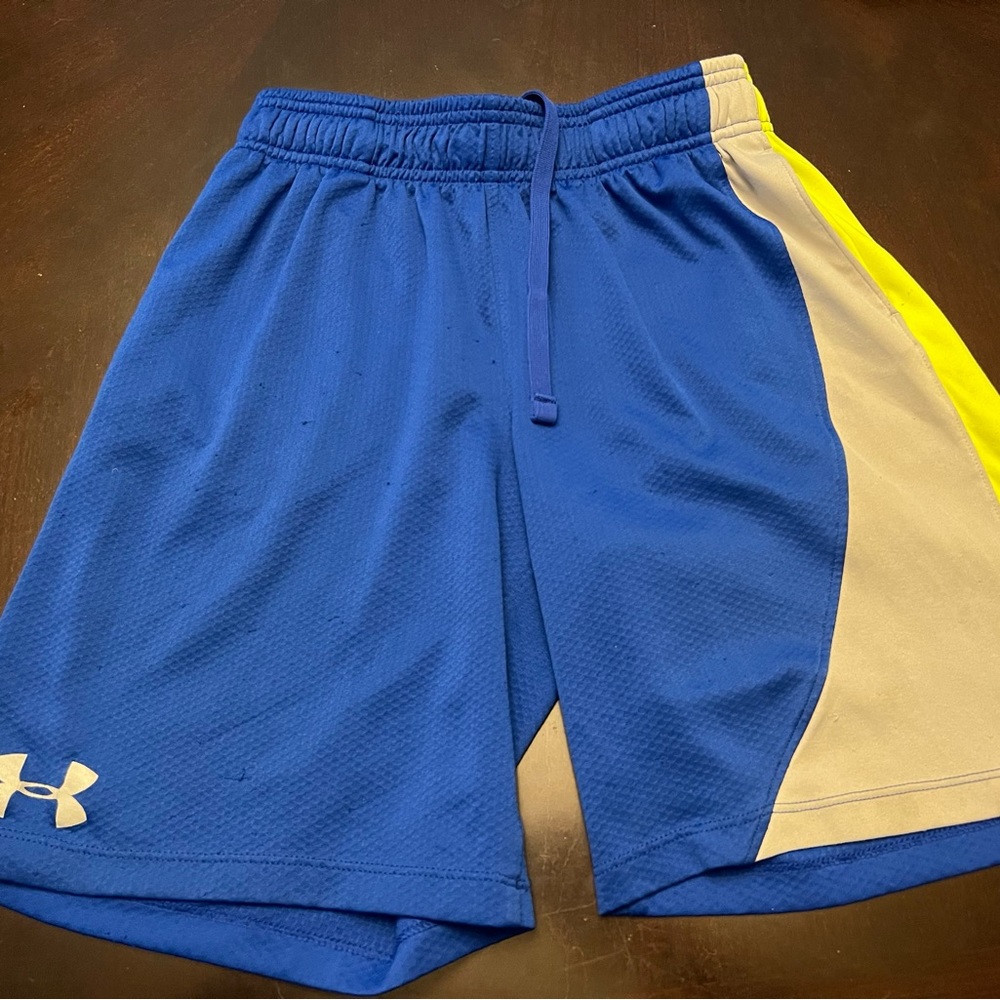 Under Armour shorts size large